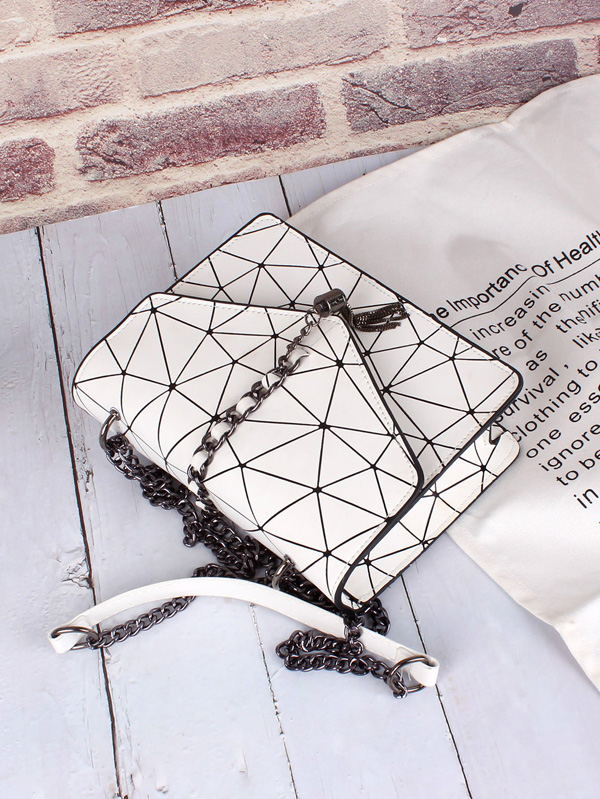 Metal Tassel Decor Geometric Print Bag